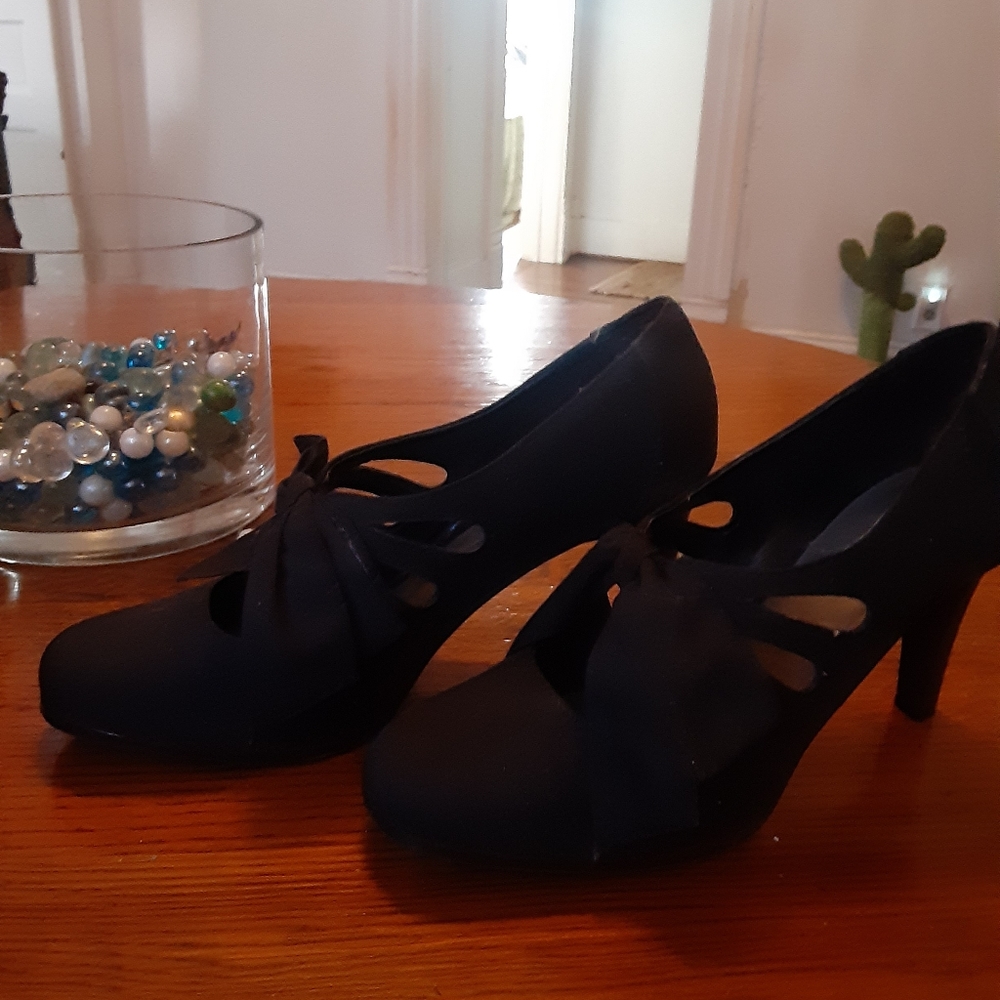 Black shoes